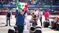 F1アゼルバイジャンGP決勝終盤のペレスとサインツのクラッシュでペレスパパが心臓発作、緊急搬送に